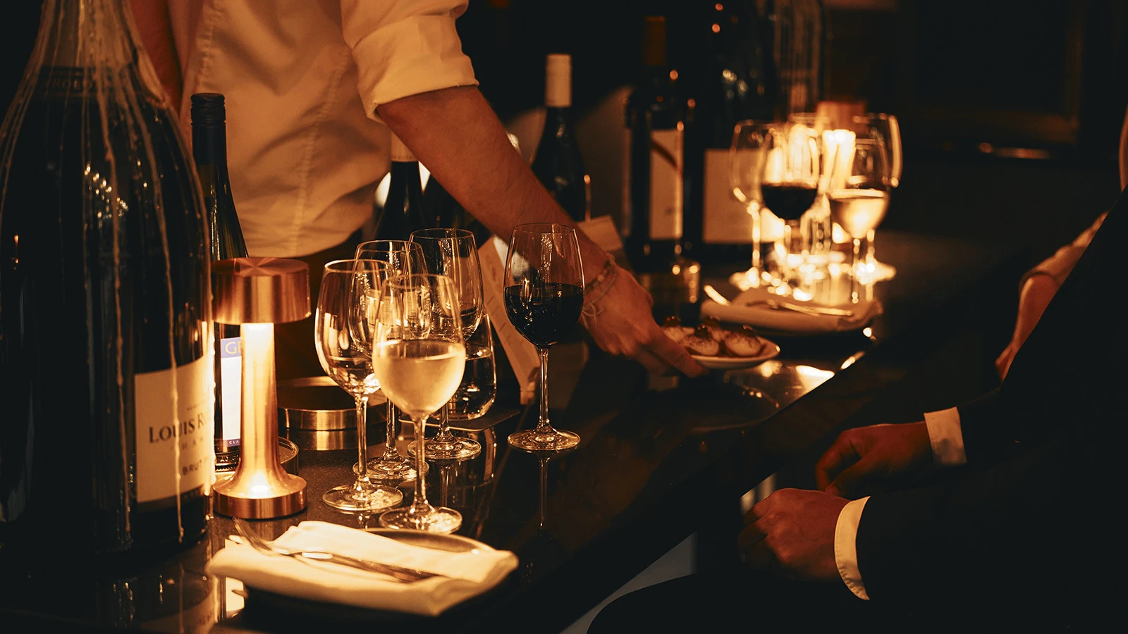 Винный погреб Bar Mode в Four Seasons Hotel Sydney: интимное путешествие по винодельням Нового Южного Уэльса