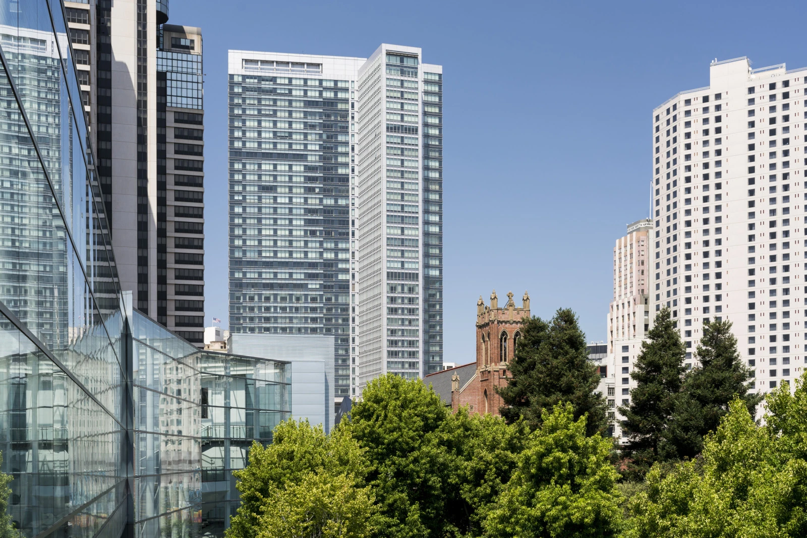 Four Seasons Hotel San Francisco приглашает путешественников ощутить самое яркое лето города