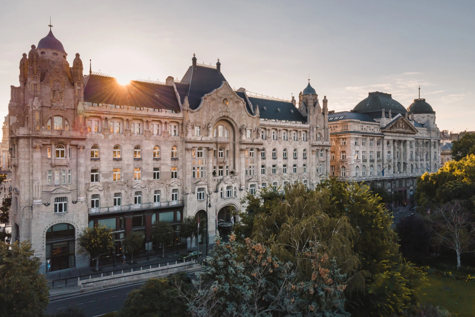 Four Seasons Hotel Gresham Palace Budapest вошел в гид 50 Best Discovery