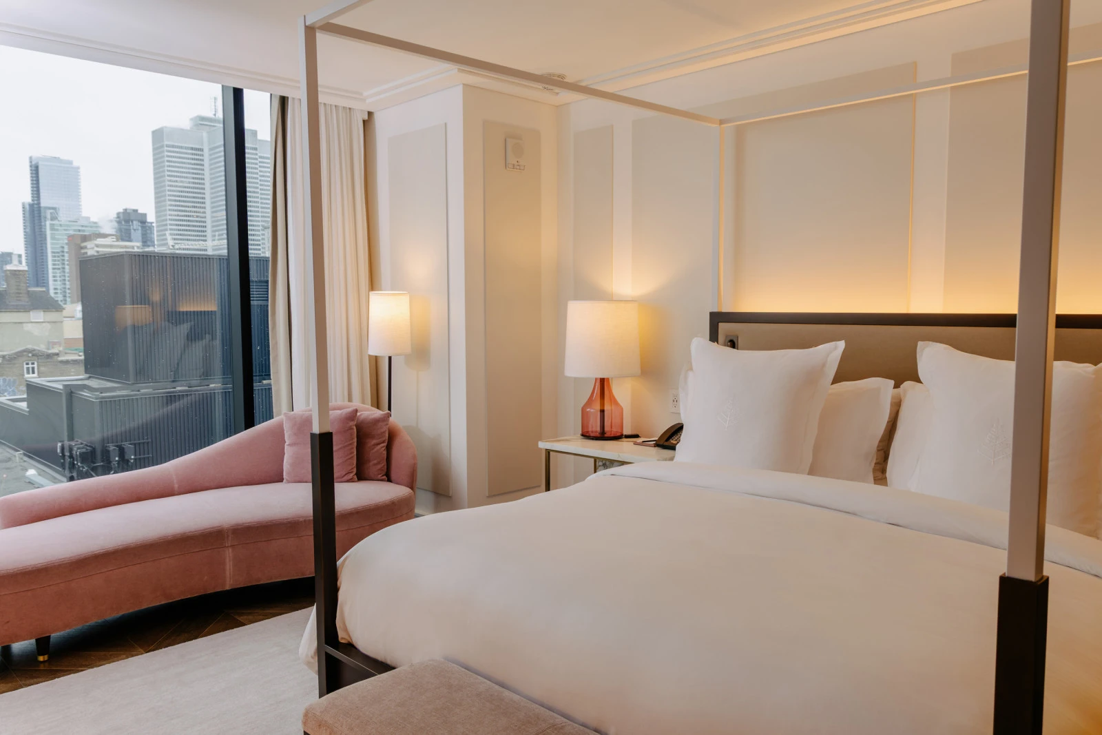 Four Seasons Hotel Montreal вошел в десятку лучших отелей Канады по версии Travel + Leisure World's Best Awards 2026