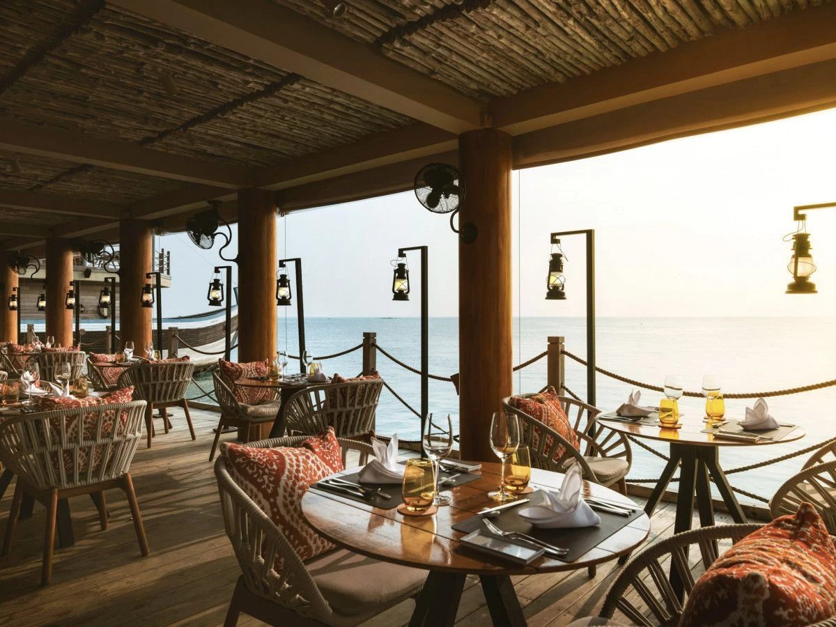 Вокруг света за 8 блюд: гастрономическое путешествие в InterContinental Maldives Maamunagau Resort