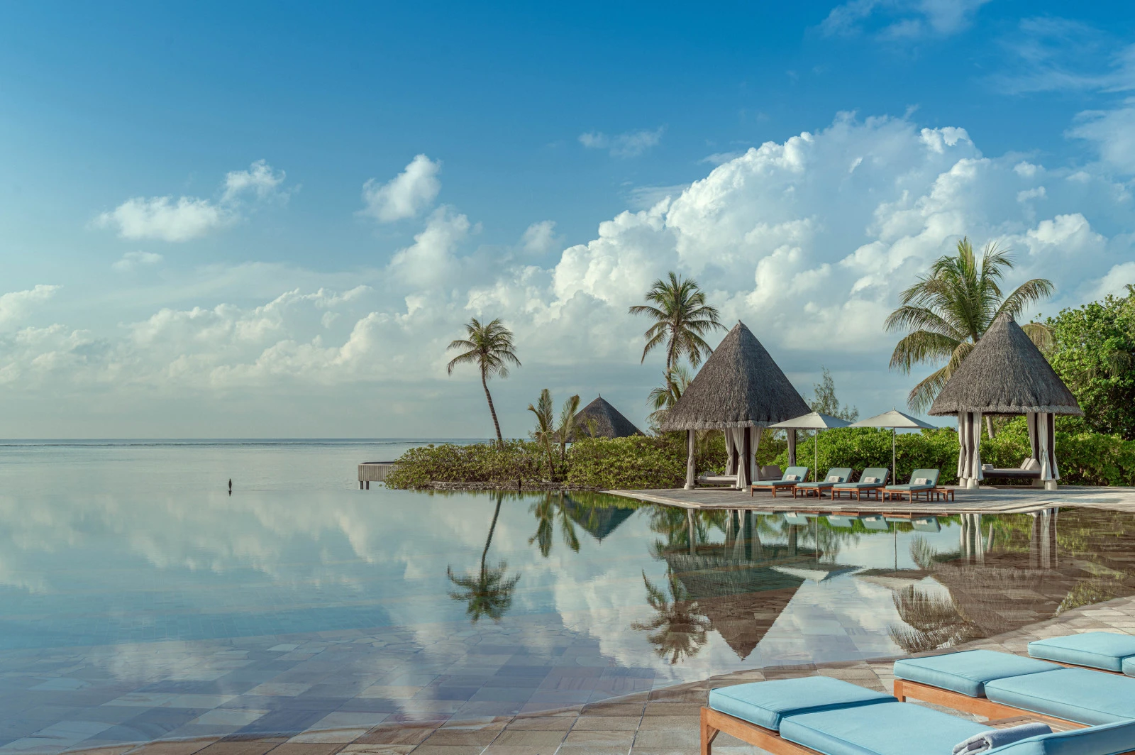 Victor Bernardo присоединится к участникам Four Seasons Maldives Surfing Champions Trophy 2026