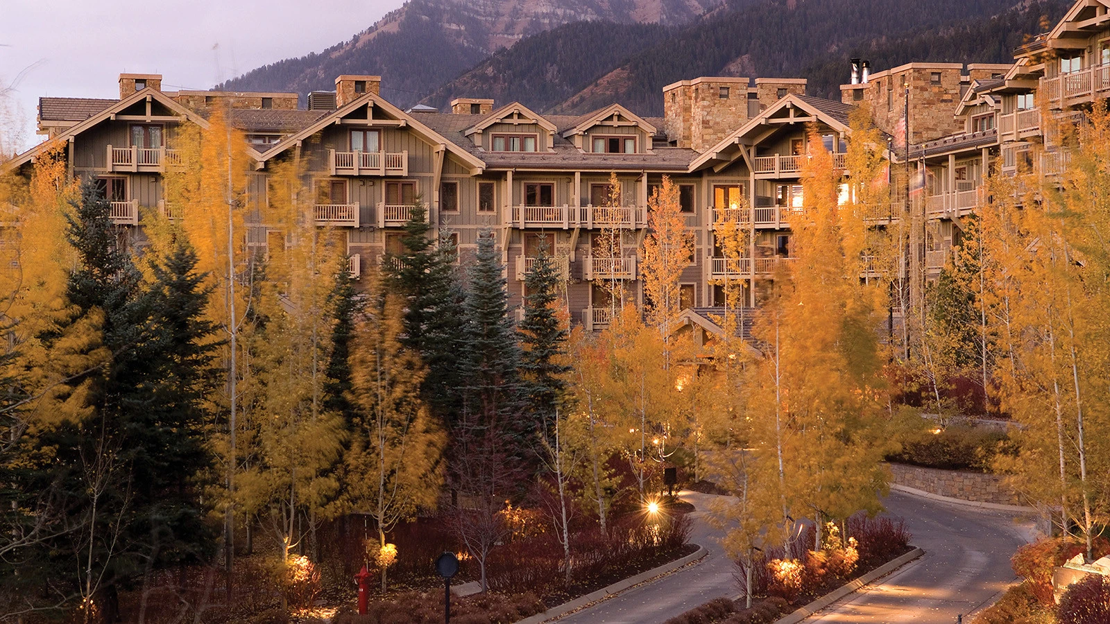 Four Seasons Resort and Residences Jackson Hole приглашает на осенние фестивали, знакомство с местной кухней и приключения в Тетонах