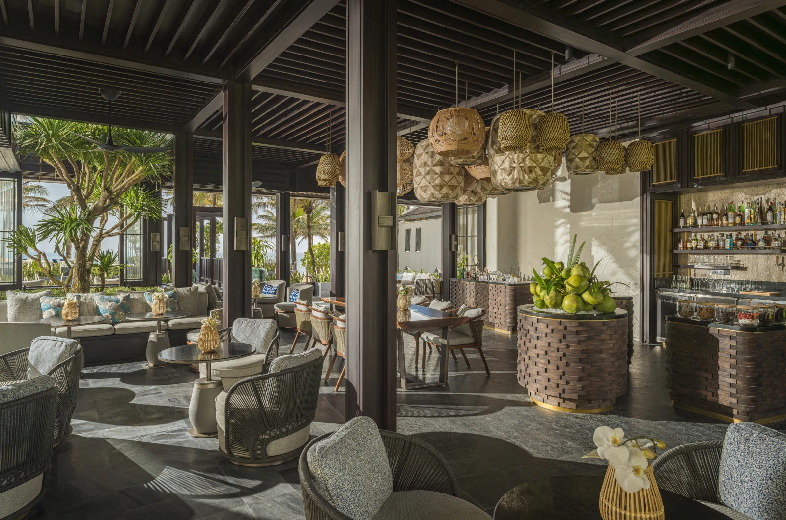 Four Seasons Resort The Nam Hai представляет эксклюзивный двухдневный опыт современной вьетнамской миксологии в баре Sol & Sao
