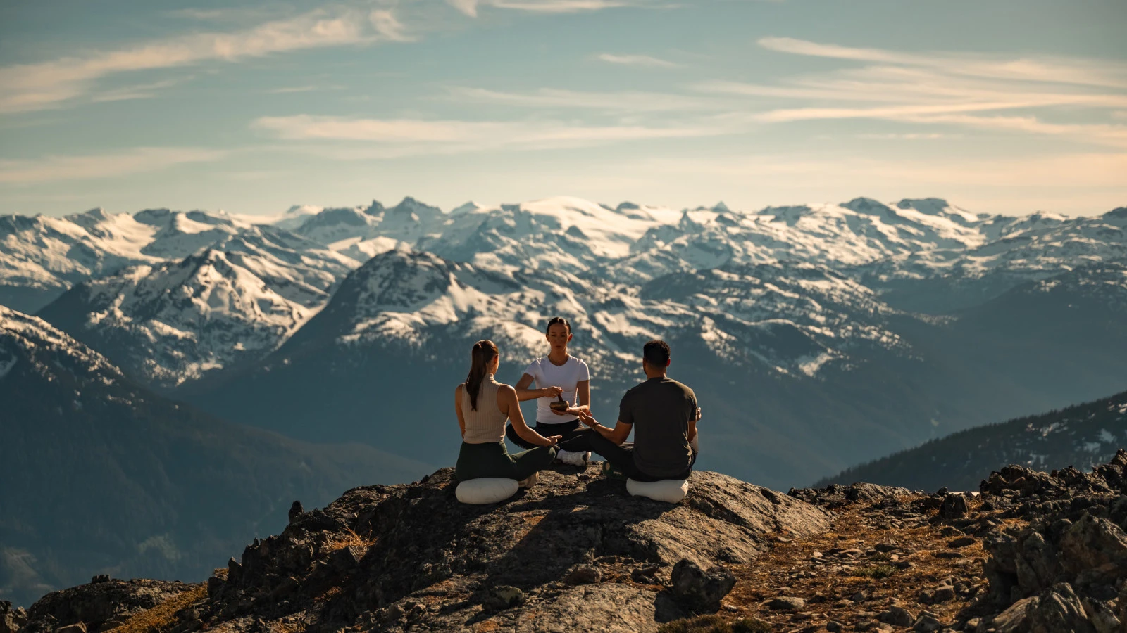 Тишина над облаками: Four Seasons Resort and Residences Whistler представляет новую оздоровительную программу на горной вершине