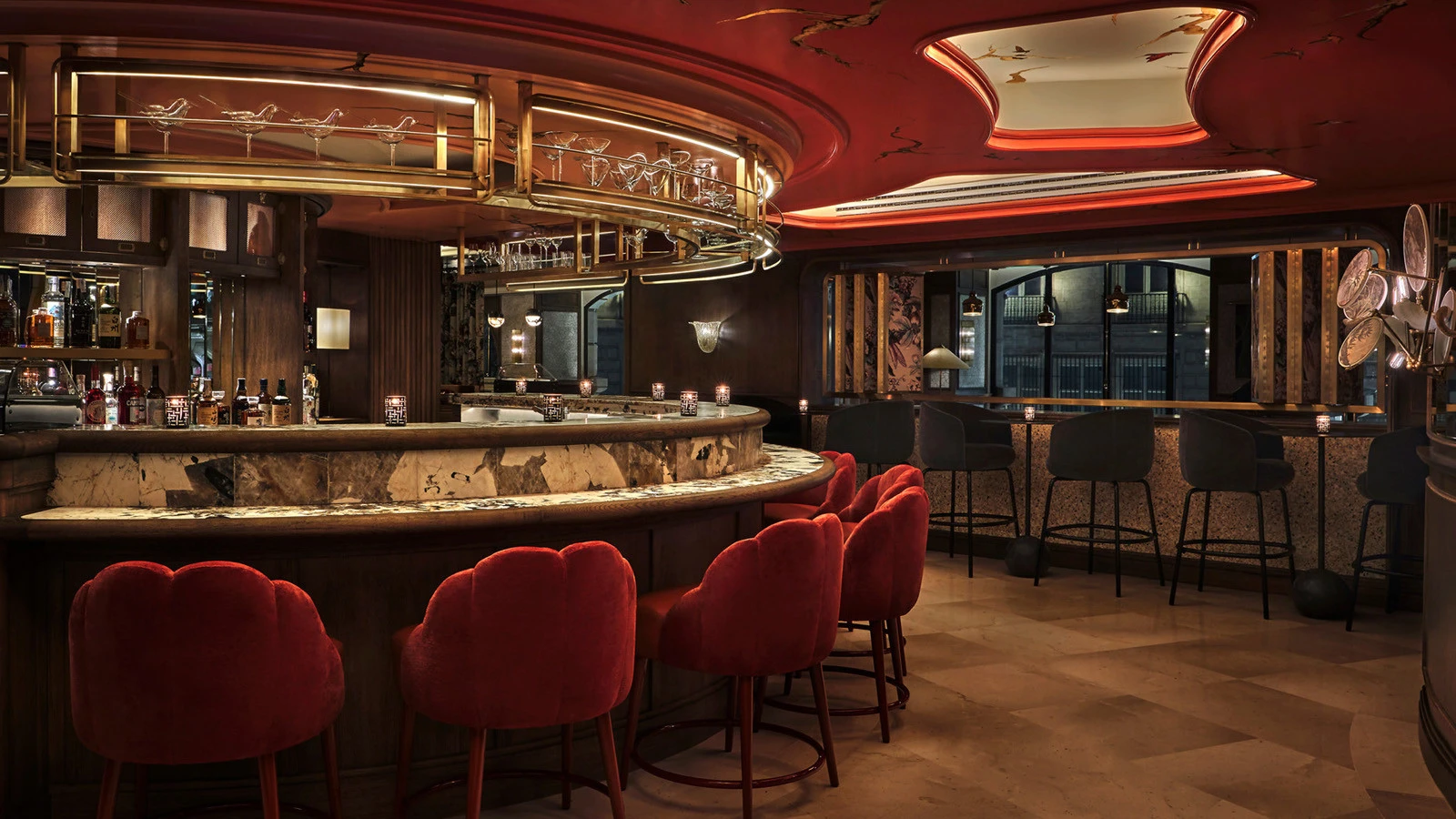 Ресторан Isa & Cocktail Bar в отеле Four Seasons Madrid переносит азарт автомобильных гонок в самое сердце города