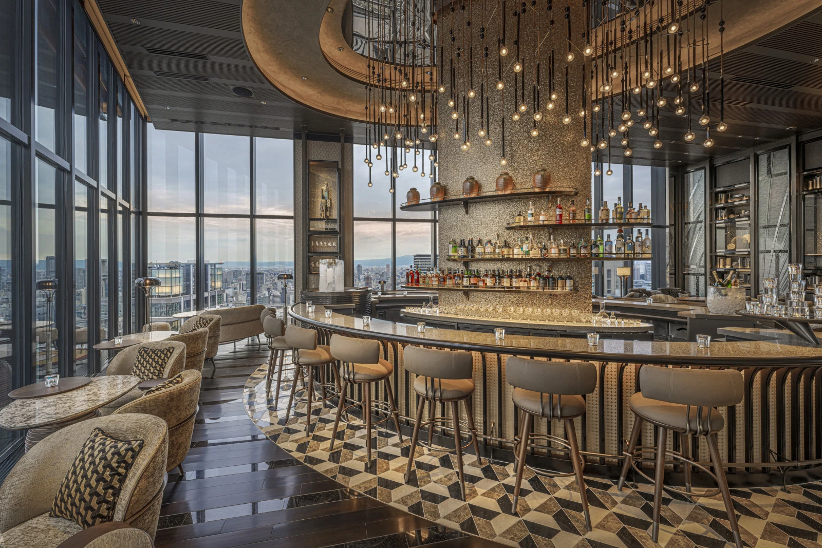 Бар Bota в отеле Four Seasons Osaka представляет новую коктейльную коллекцию из 12 фирменных напитков, вдохновлённых японскими кулинарными традициям