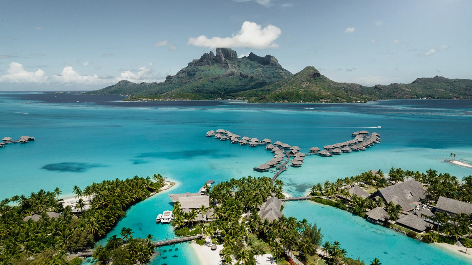 Адриен Харель назначен генеральным менеджером Four Seasons Resort Bora Bora