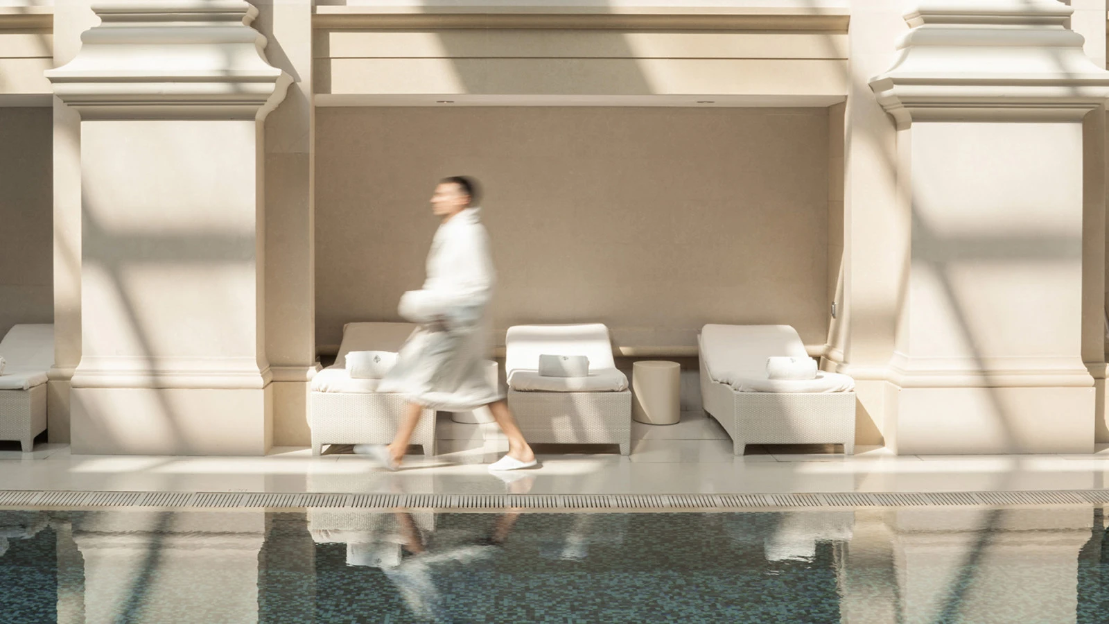 Над гонкой: Шампанский люкс с видом на трассу в Four Seasons Hotel Baku