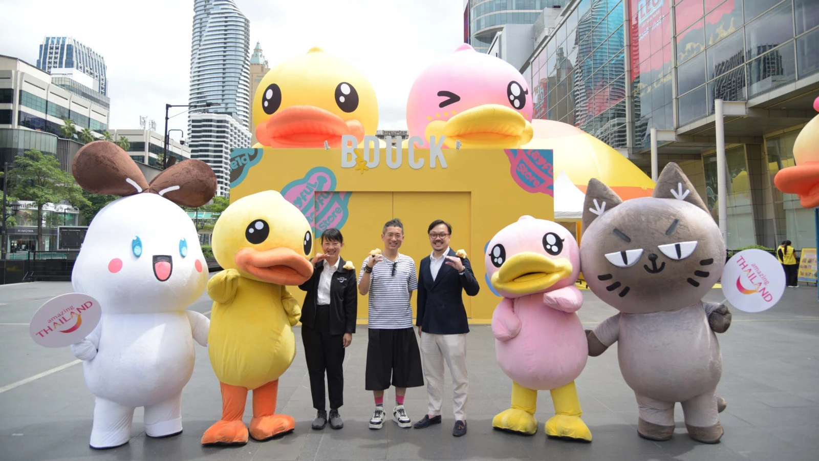 TAT поддерживает фестиваль B.Duck Playful 20th Glow In The Duck в Бангкоке