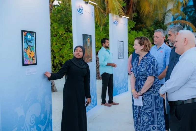 Kandima Maldives объединяет международных футбольных звёзд и выставку «Искусство для биоразнообразия», поддержанную ПРООН