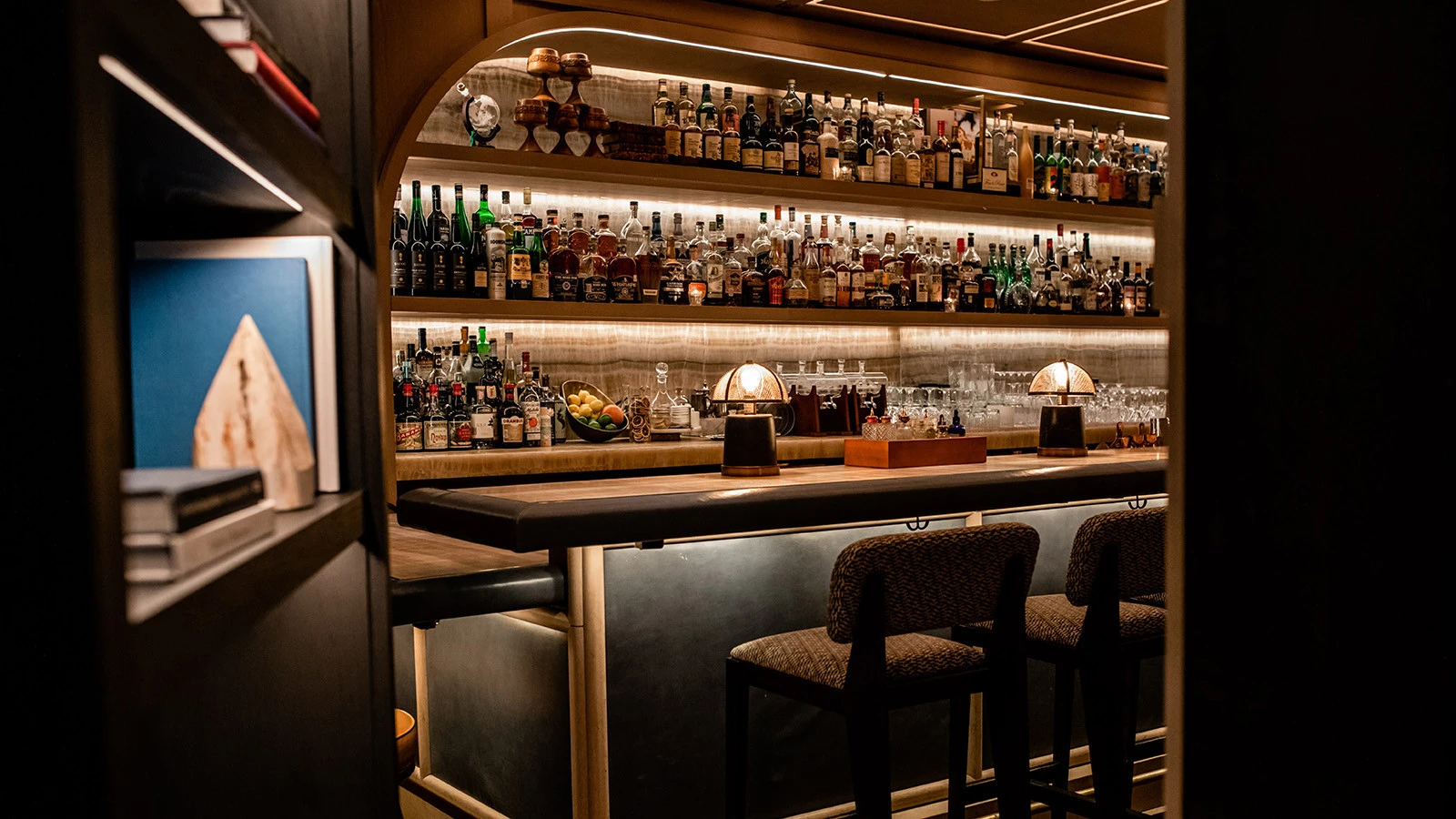 Бар Bandista в отеле Four Seasons Houston вошел в список Top 500 Bars