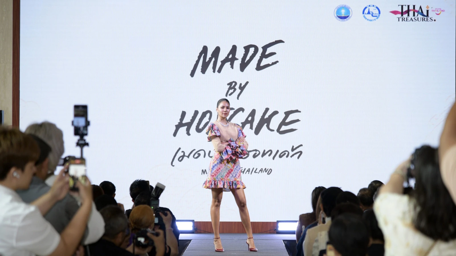 ТАТ объединяет тайский дизайн с направлениями через Fashion to the World