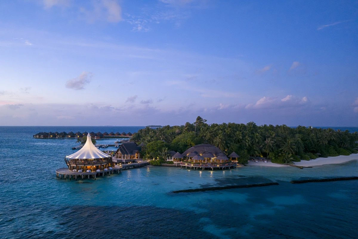 Праздник под пальмами: Baros Maldives приглашает на новогодние торжества