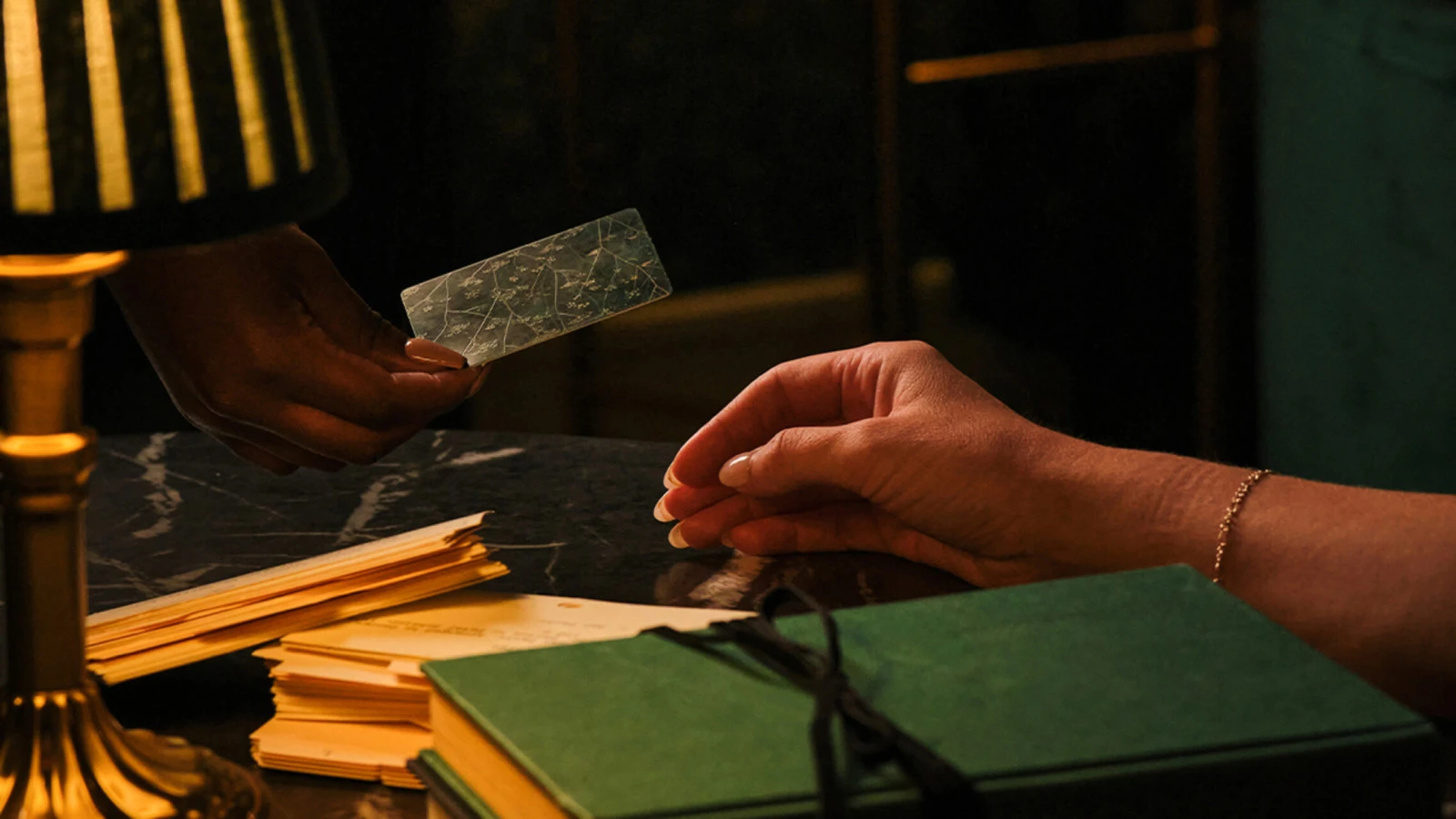 Four Seasons Resort Orlando анонсирует сезонный поп-ап бар «Epilogue: The Hidden Chapter»