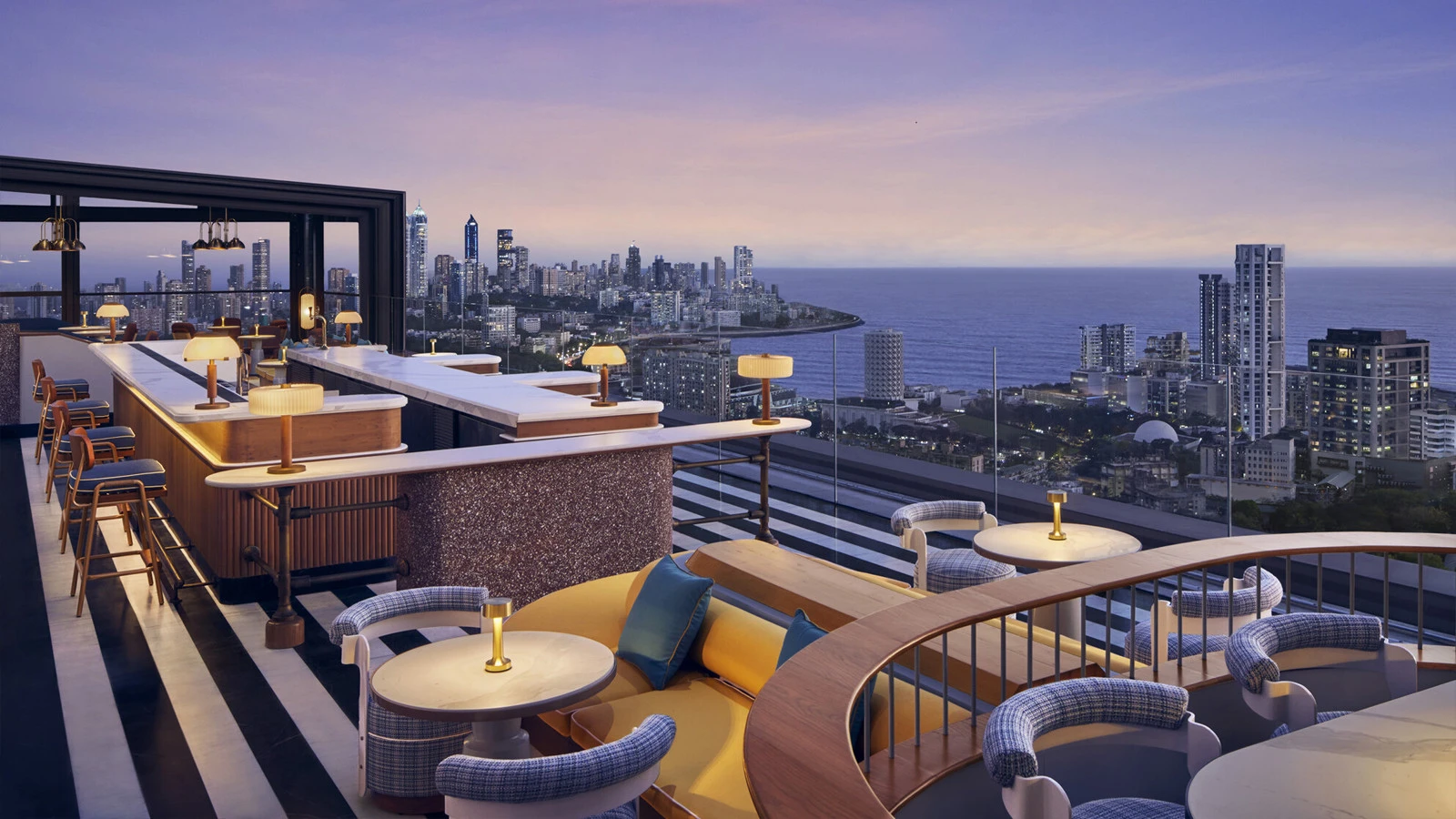 Бар AER в отеле Four Seasons Hotel Mumbai вошёл в топ-20 баров Индии по версии Tatler