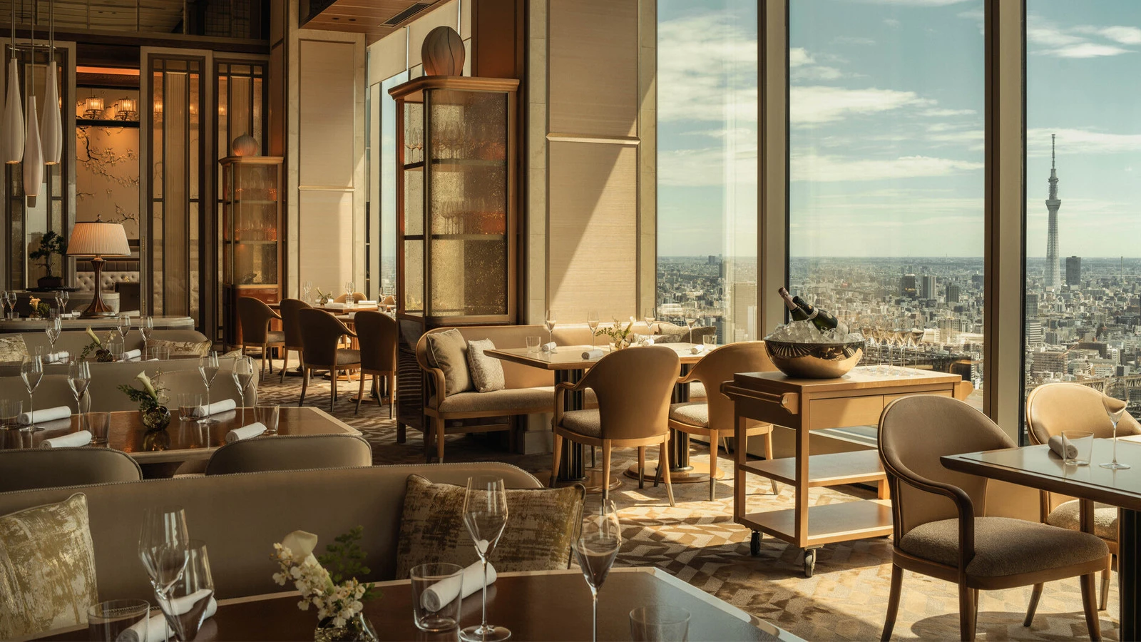 Отель Four Seasons в Токио (Отемачи) в третий раз подряд получил три ключа Michelin