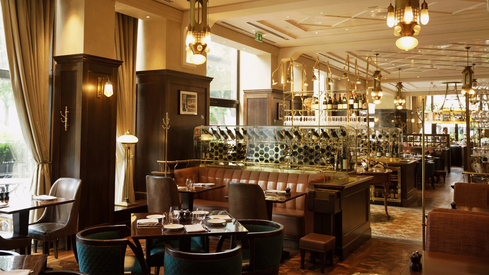 Отель Four Seasons Hotel Gresham Palace Budapest сохранил два ключа Michelin в гостиничной подборке Michelin Guide 2026