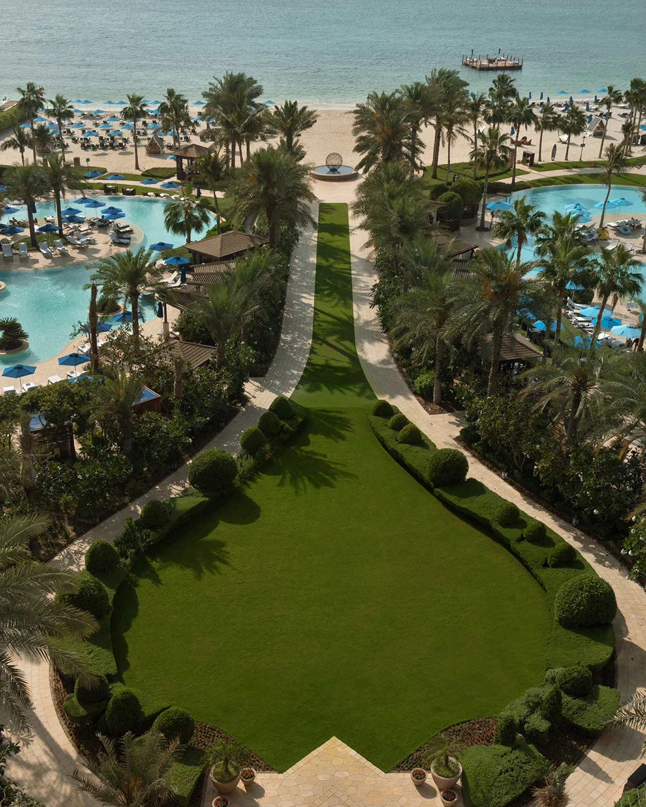 Курорт Four Seasons Resort Dubai at Jumeirah Beach впервые удостоен знака Michelin Key в гиде Michelin 2026 года