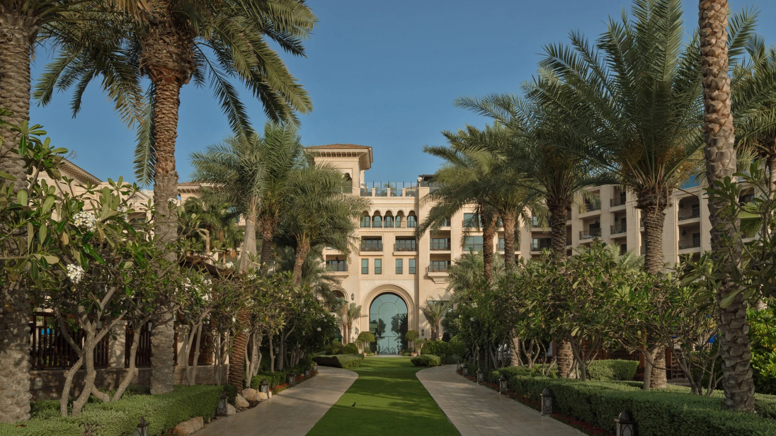 Курорт Four Seasons Resort Dubai at Jumeirah Beach впервые удостоен знака Michelin Key в гиде Michelin 2026 года