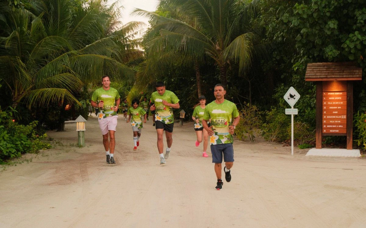 Курорт Hideaway Beach Resort & Spa успешно провел второй по счету забег Maldives Hideaway Resort Run 2026