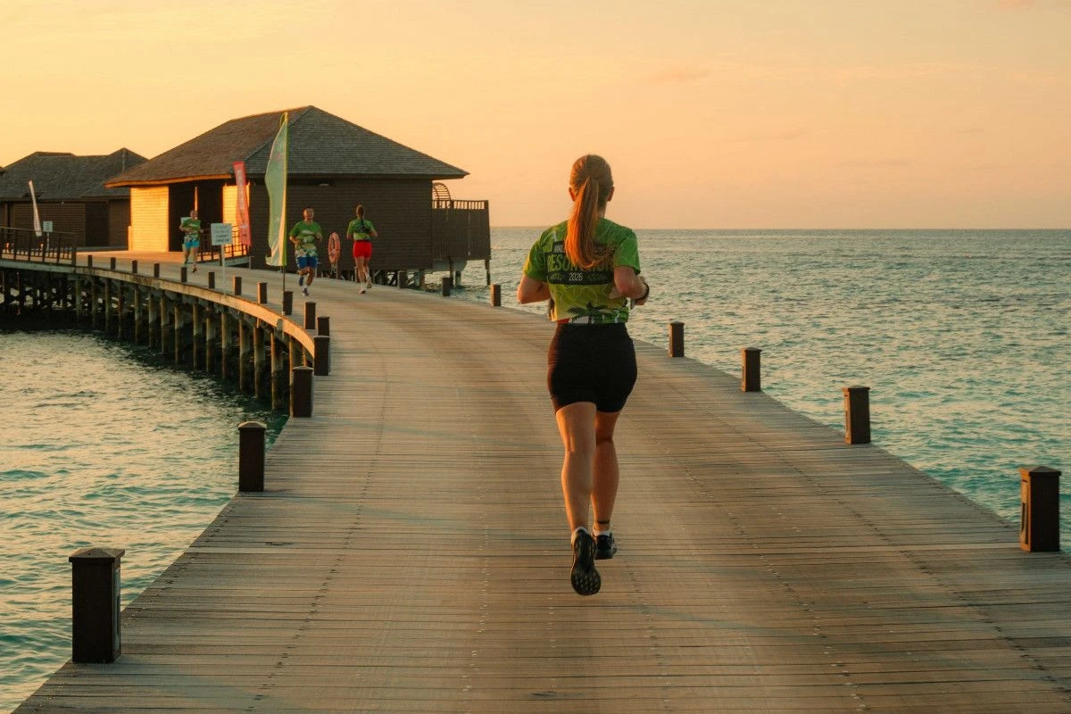 Курорт Hideaway Beach Resort & Spa успешно провел второй по счету забег Maldives Hideaway Resort Run 2026
