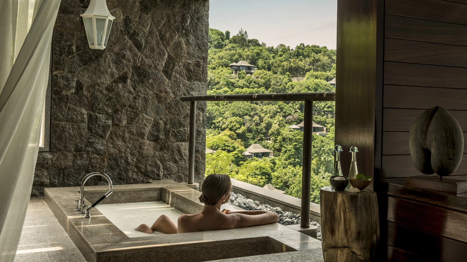 Four Seasons Resort Seychelles принимает известного специалиста по Чи Ней Цанг и тайскому массажу