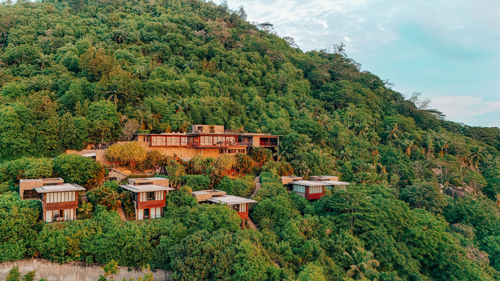 Four Seasons Resort Seychelles принимает известного специалиста по Чи Ней Цанг и тайскому массажу
