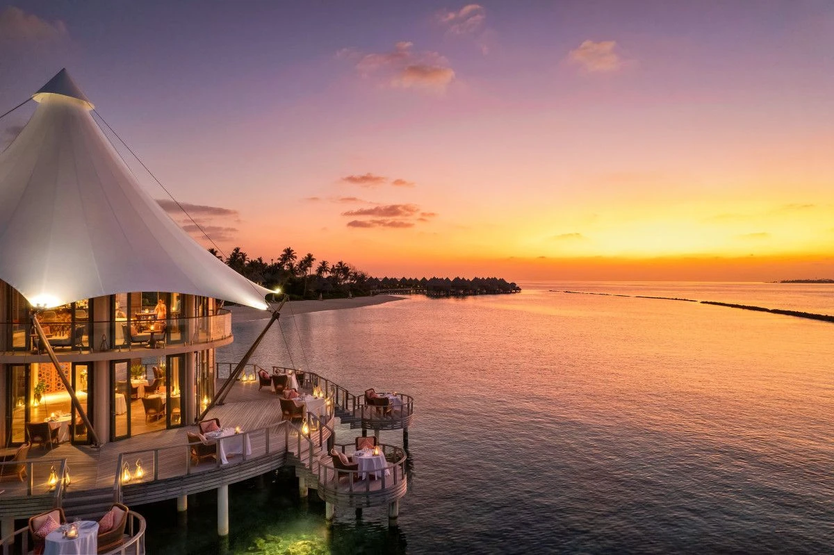 Курорт The Nautilus Maldives впервые получил две награды MICHELIN Key
