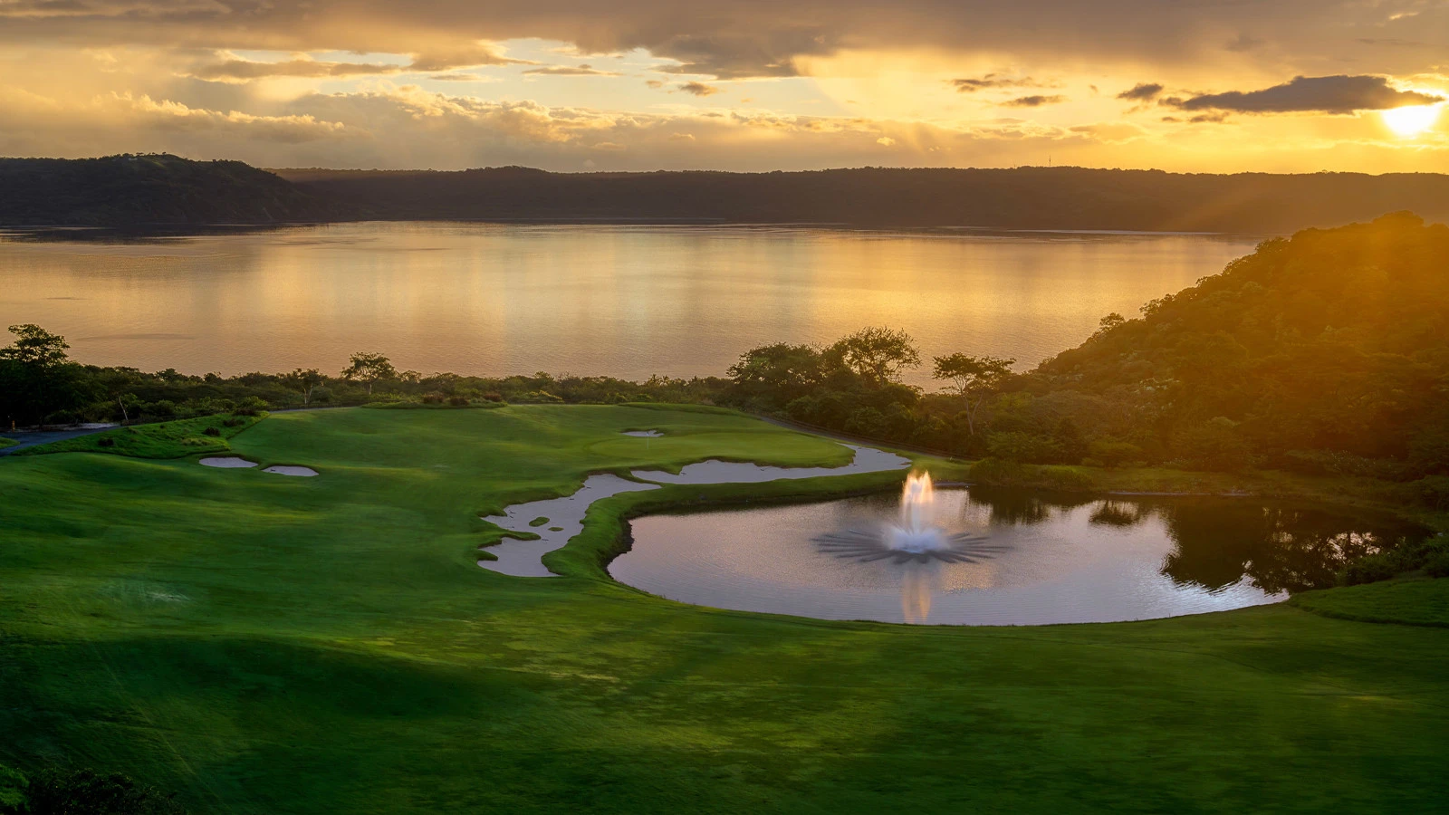 Курорт Four Seasons Resort Peninsula Papagayo предлагает гольфистам «играть вдолгую»