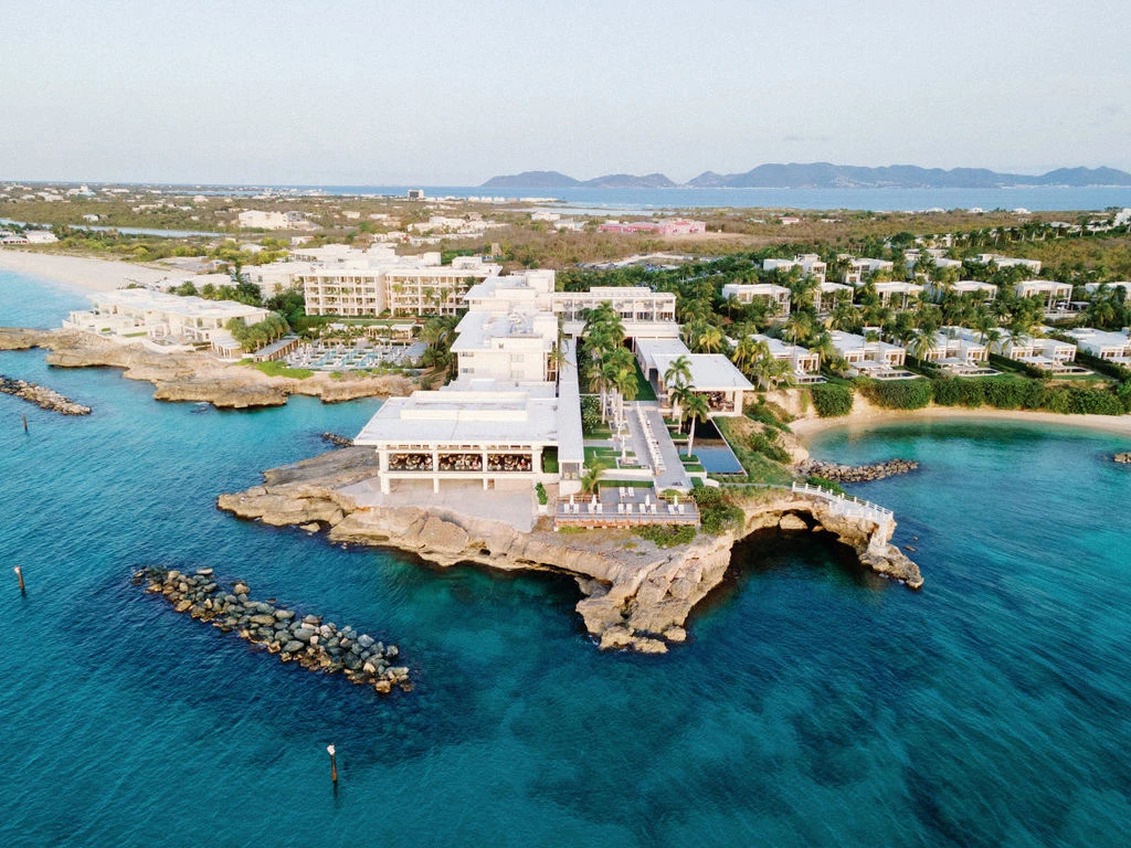 Four Seasons Resort and Residences Anguilla вошёл в число лучших курортов по версии премии Readers' Choice Awards 2026 журнала Condé Nast Traveler