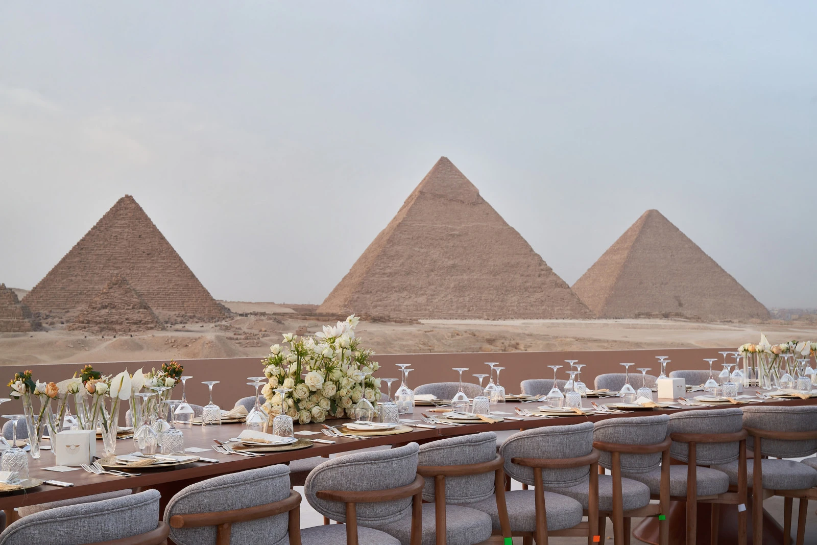 От Нила до пирамид: отель Four Seasons Hotel Cairo at Nile Plaza задает стандарты роскошных свадеб в Египте