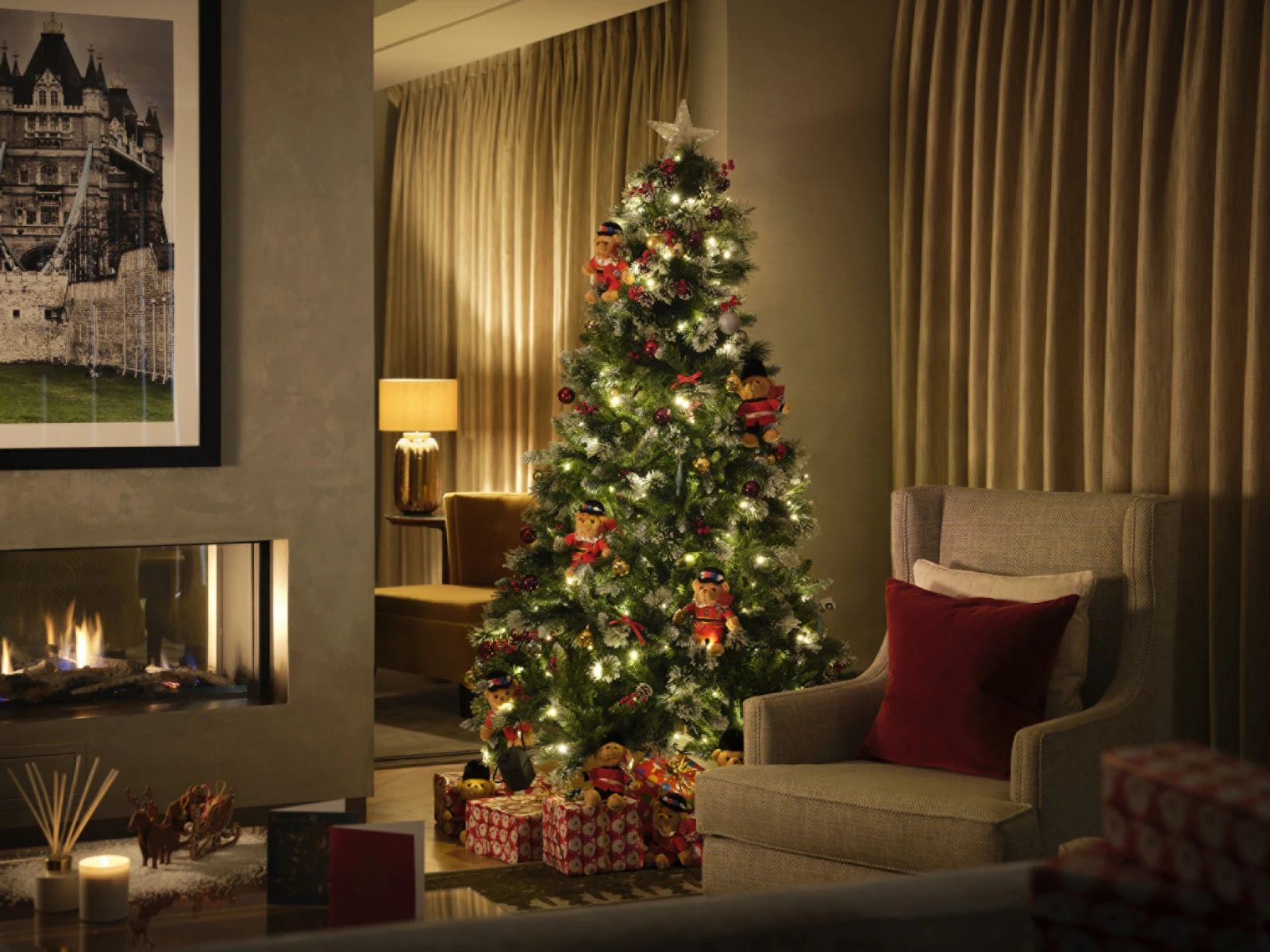 «Wrapped in Wonder»: сезон единства, мастерства и праздничных открытий в отеле Four Seasons Hotel London at Tower Bridge