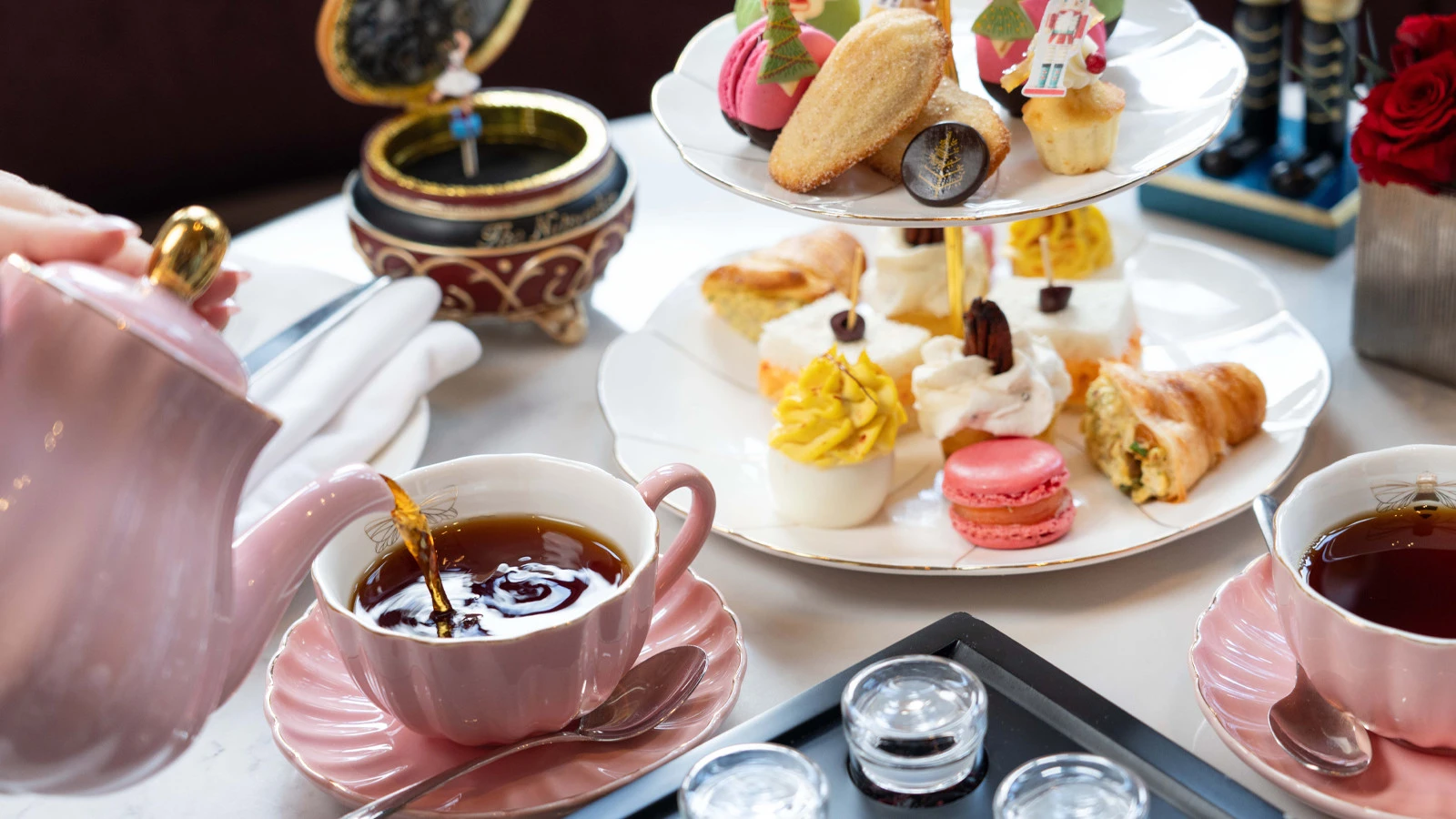 Brasserie Margot представляет «Щелкунчик» — новую праздничную традицию послеполуденного чая в отеле Four Seasons Hotel Atlanta