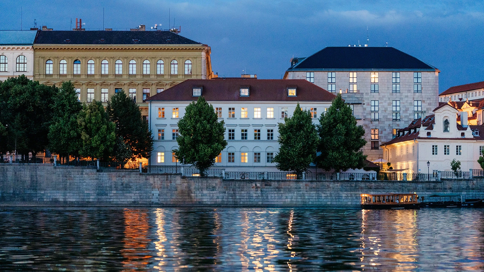 День благодарения в Праге: осенний отпуск в отеле Four Seasons Hotel Prague