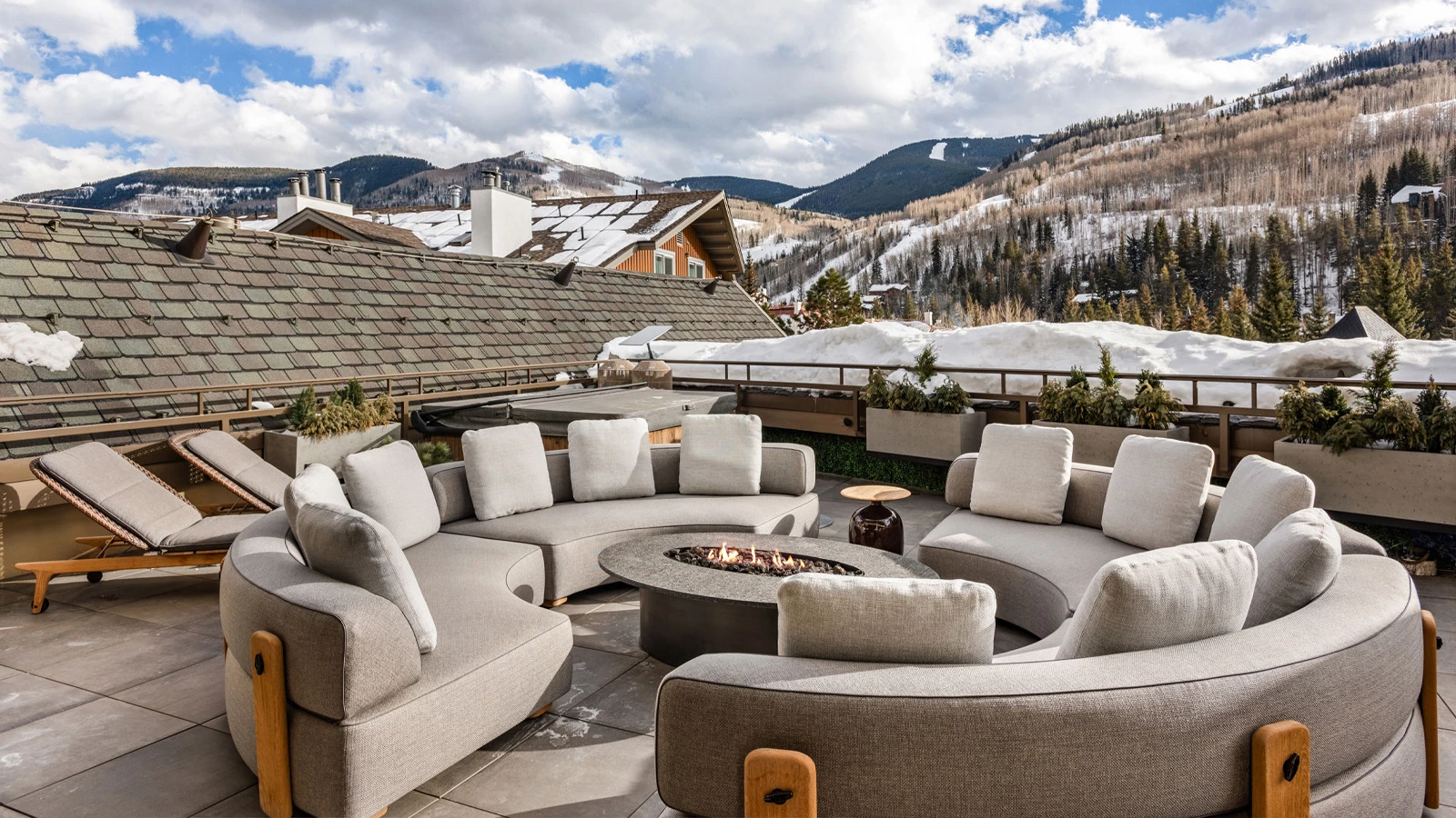Курорт Four Seasons Resort and Residences Vail встречает праздничный сезон горными традициями, кулинарными торжествами и значимыми моментами