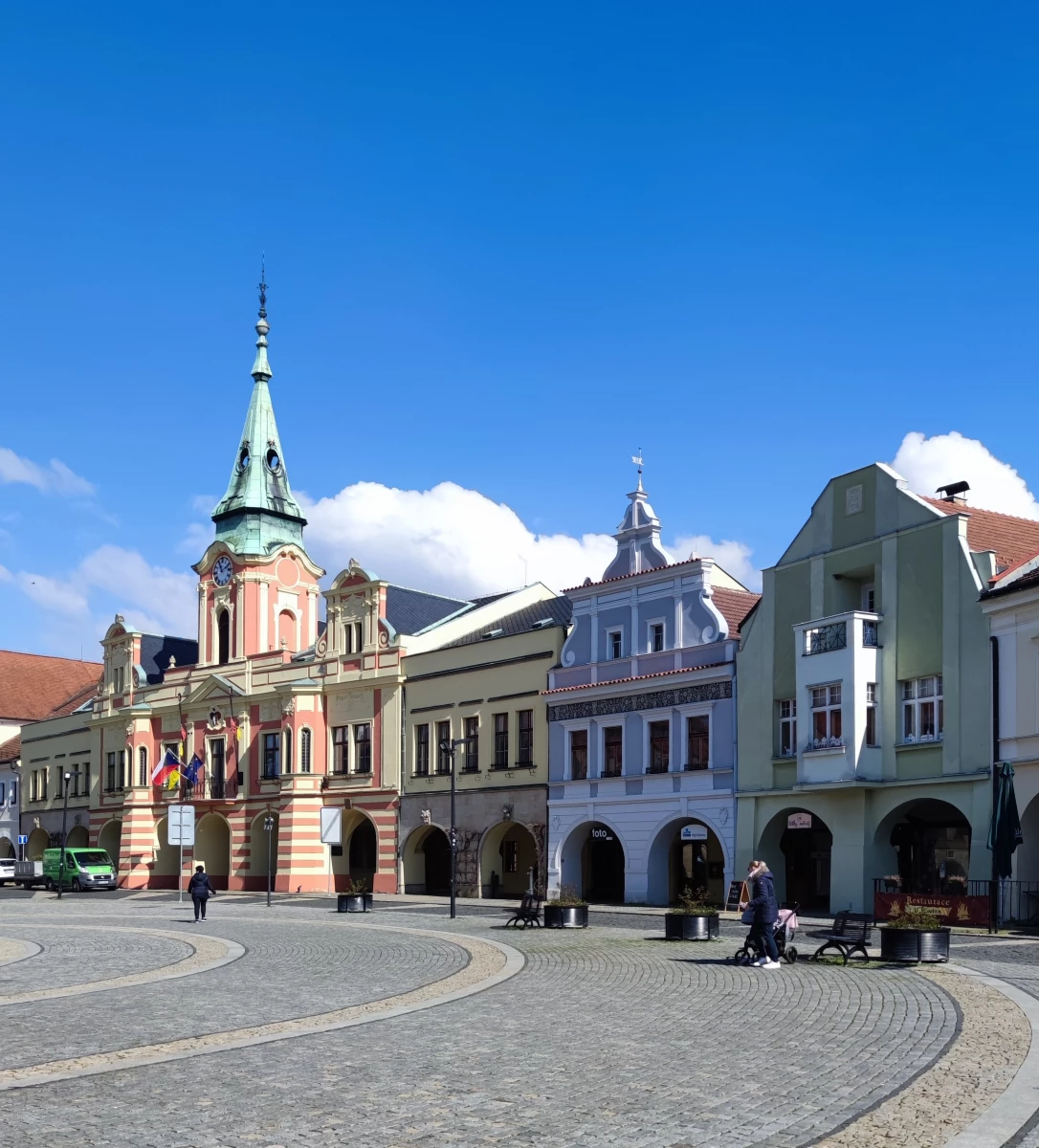 Из Праги в замки Окорж, Кокоржин и Мельник