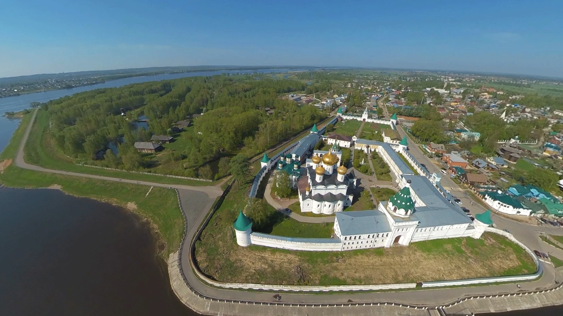 Полёт над Костромой и не только: VR-экскурсия и дегустация