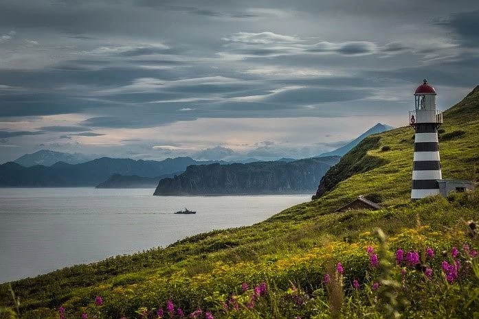 Джип-тур на мыс Маячный, скалы «Три Брата».  Халактырский пляж.