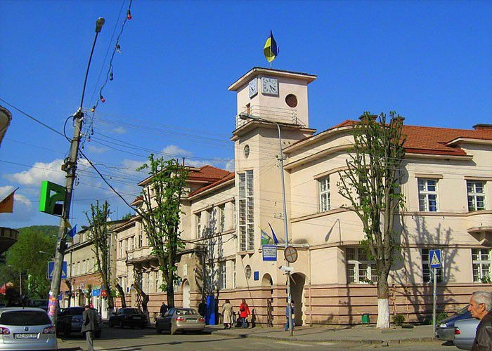 Свалява