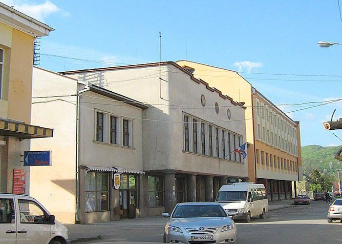 Свалява