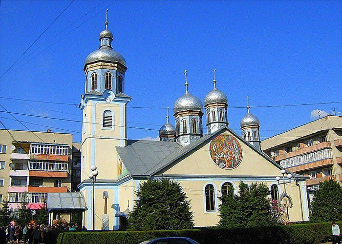 Свалява