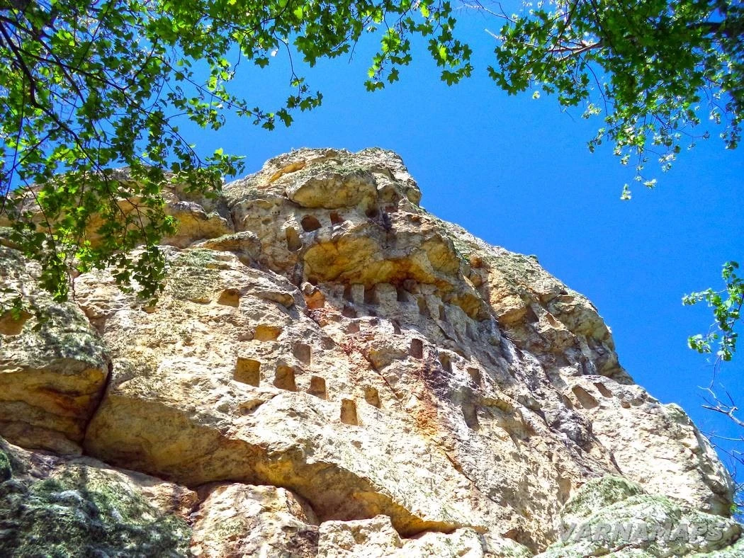Глухие камни