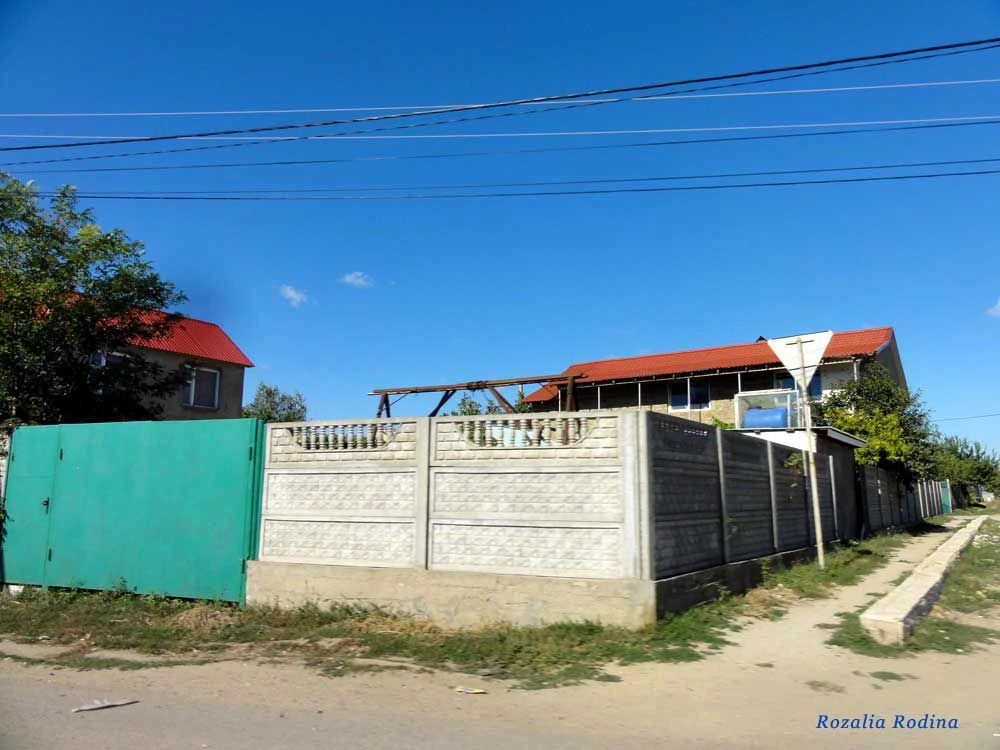 Каролино-Бугаз