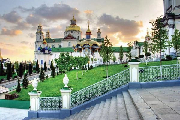 Почаев