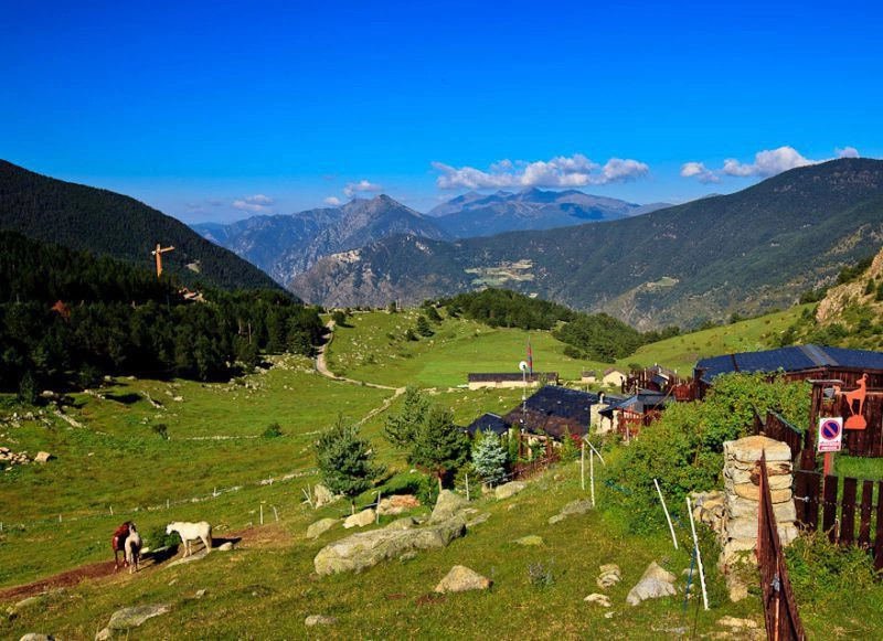 Паррокия Энкамп