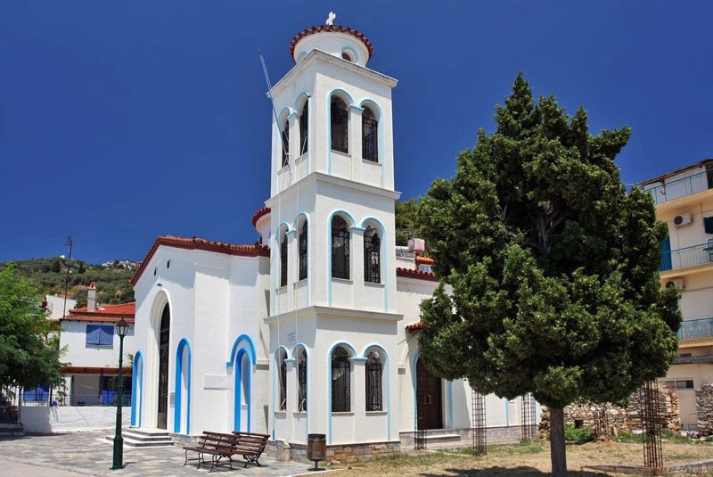 Лутраки (Скопелос)