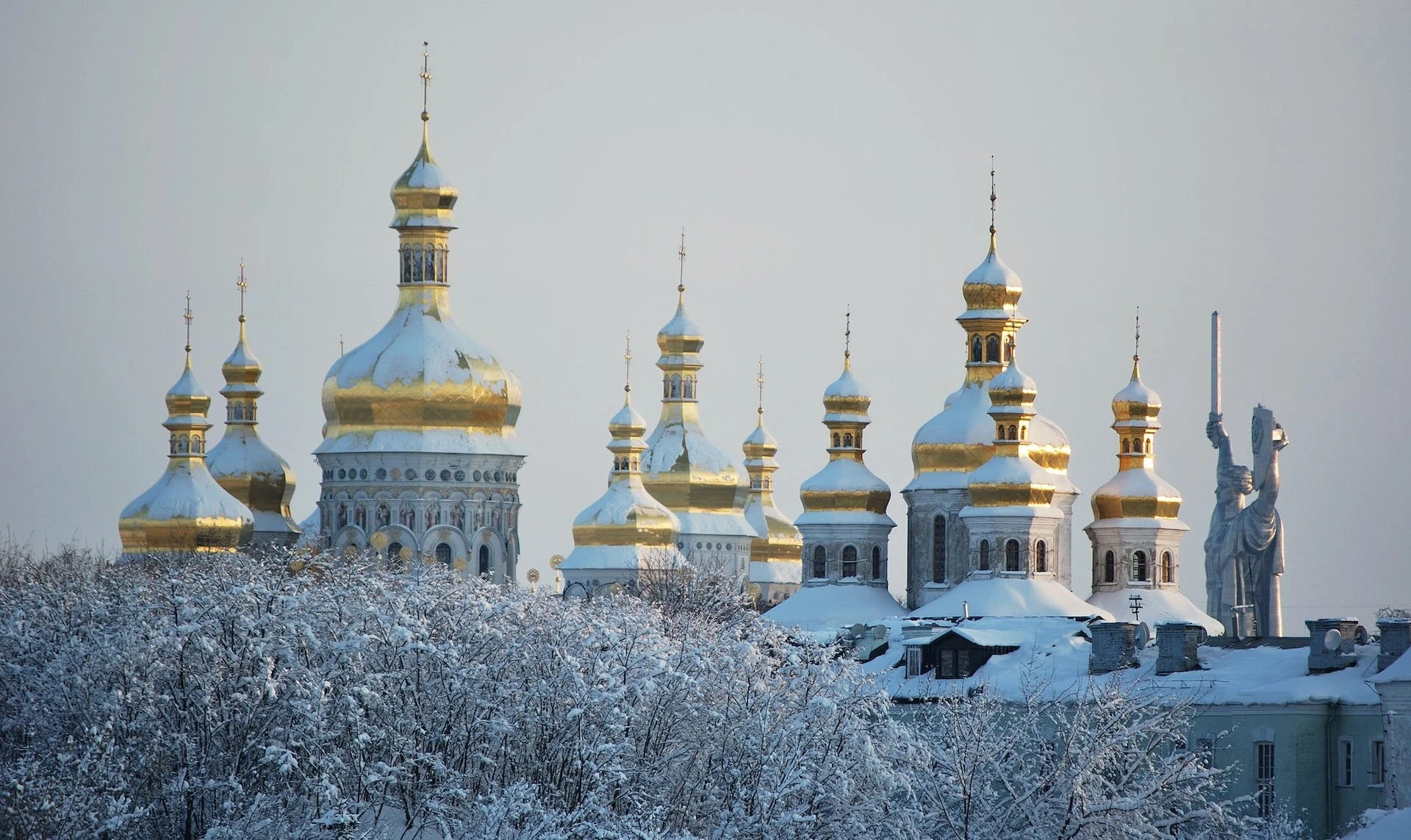 Zhovten Klinicheskiy Sanatoriy / Жовтень Клінічний Санаторій 3*