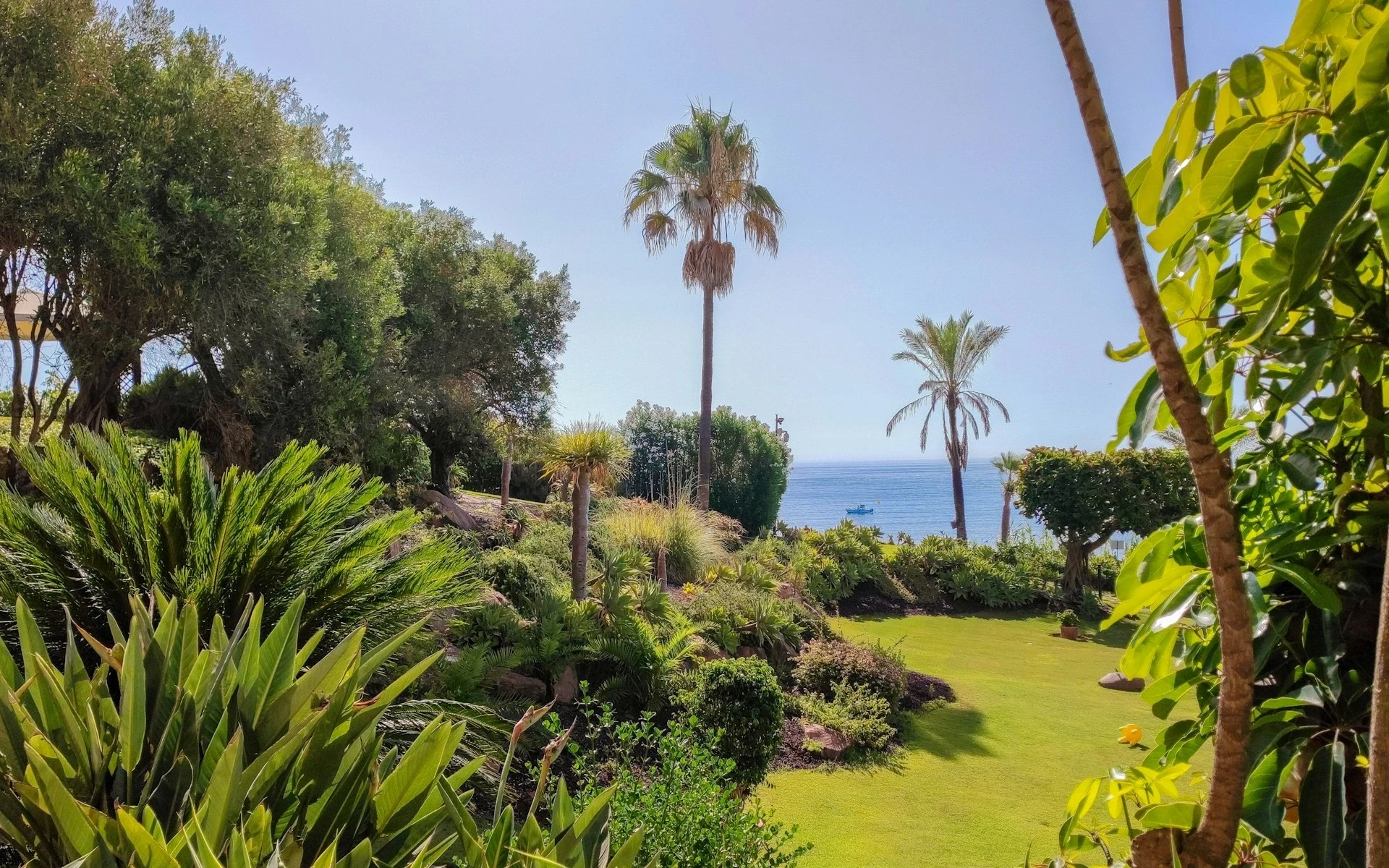 H10 Estepona Palace Hotel 1*