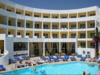  Cleopatra Hotel Kris Mari